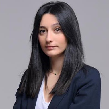 Photo de Maître Léa DECOMBE